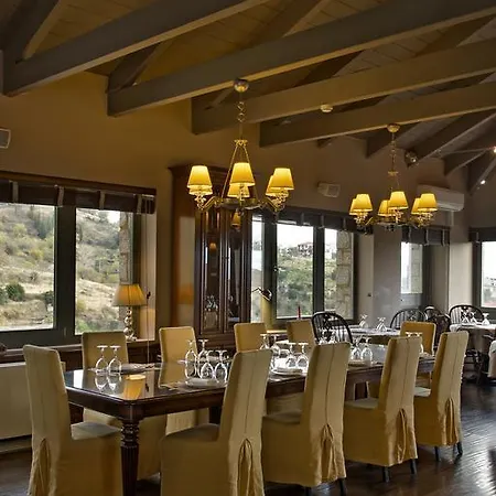 Aegli מלון אראחובה